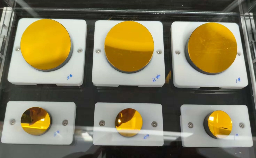 Geschützter goldener AOP-Spiegel