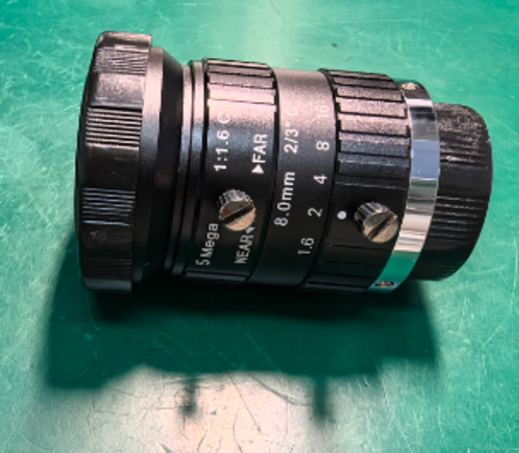 Objectif de focale 8 mm